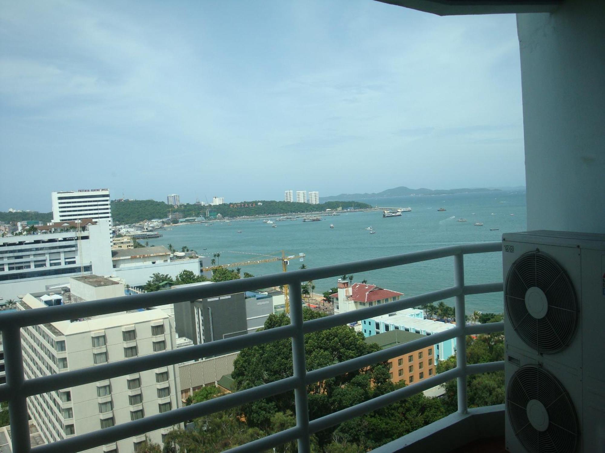 Ferienwohnung Joy Shop At View Talay 6 Pattaya Exterior foto